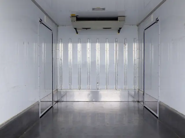 三菱 キャンター TPG-FBA50(2WD)の写真8