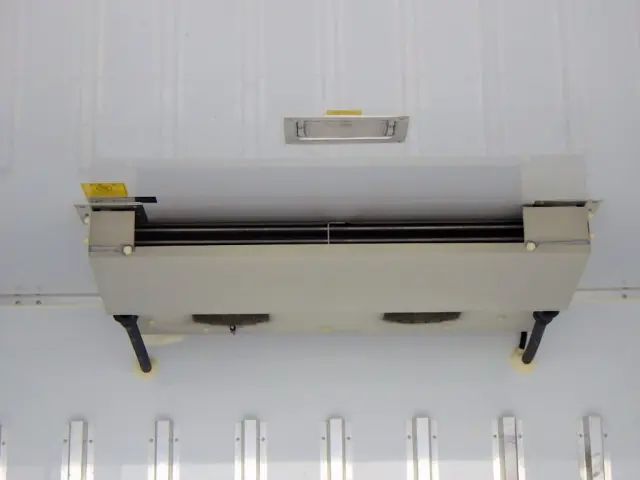 三菱 キャンター TPG-FBA50(2WD)の写真10