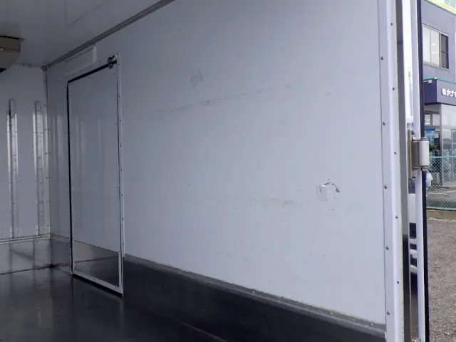 三菱 キャンター TPG-FBA50(2WD)の写真12