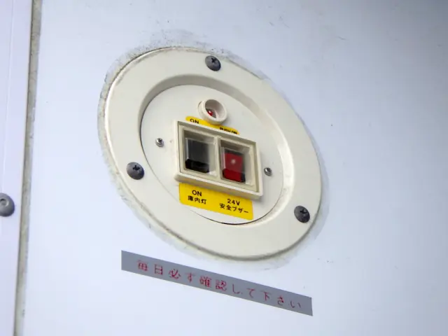三菱 キャンター TPG-FBA50(2WD)の写真13