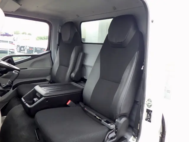 三菱 キャンター TPG-FBA50(2WD)の写真15