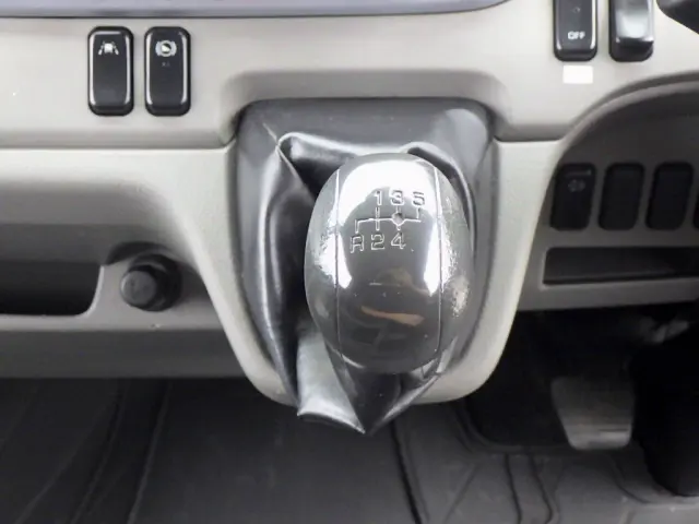 三菱 キャンター TPG-FBA50(2WD)の写真17