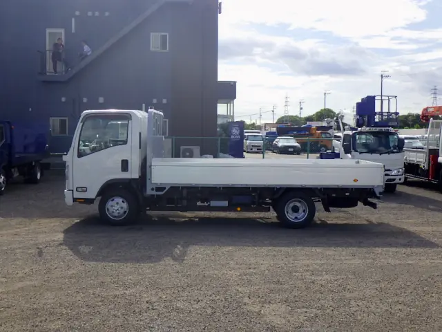 いすゞ エルフ 2RG-NNS88AN(4WD)の写真4
