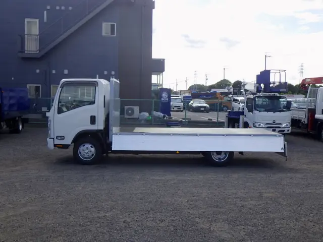 いすゞ エルフ 2RG-NNS88AN(4WD)の写真8