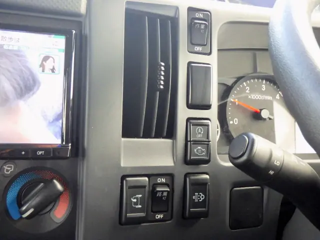 いすゞ エルフ 2RG-NNS88AN(4WD)の写真18