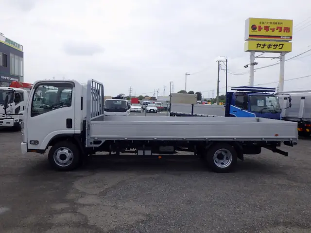 いすゞ エルフ 2PG-NPS88AR(4WD)の写真4