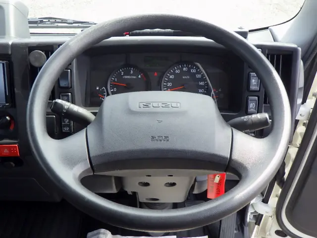いすゞ エルフ 2PG-NPS88AR(4WD)の写真12
