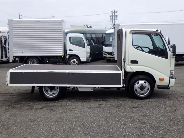 トヨタ ダイナ 2KG-XZU675(4WD)の写真7