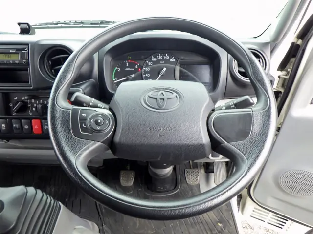 トヨタ ダイナ 2KG-XZU675(4WD)の写真12