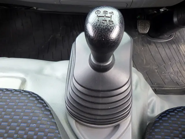 トヨタ ダイナ 2KG-XZU675(4WD)の写真13