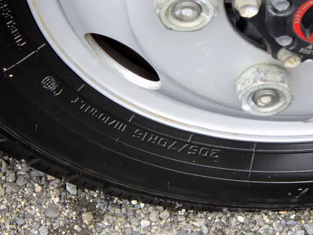 トヨタ ダイナ 2KG-XZU675(4WD)の写真18