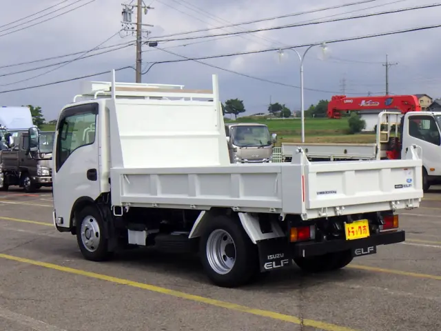 いすゞ エルフ 2RG-NKR88AT(2WD)の写真37
