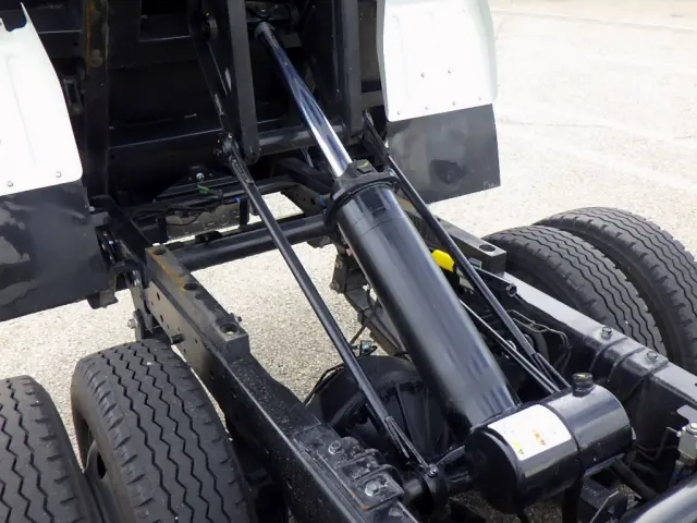 いすゞ エルフ 2RG-NKR88AT(2WD)の写真42