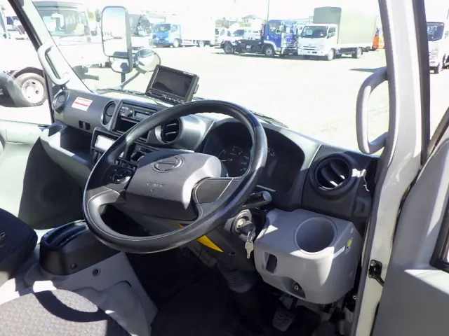日野 デュトロ 2RG-XZC605M(2WD)の写真25