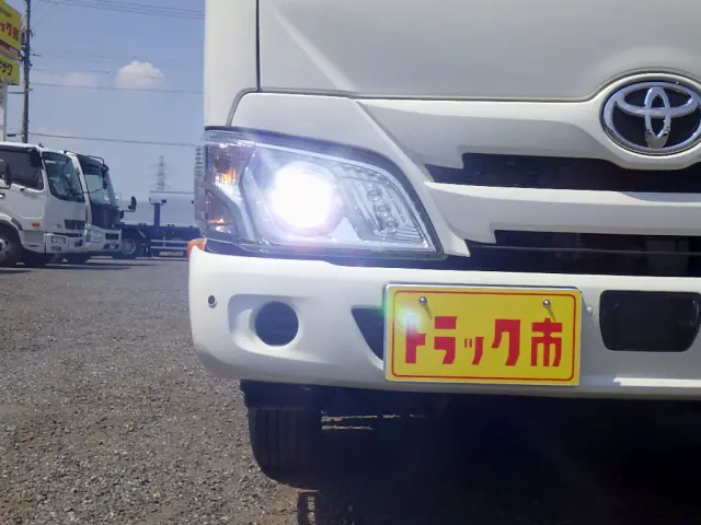 トヨタ ダイナ 2RG-XZU655(2WD)の写真3