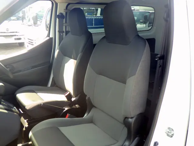 日産 バネットバン DBF-VM20(2WD)の写真9