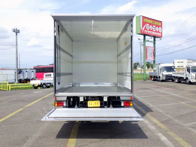 いすゞ エルフ 2RG-NPR88AN(2WD)の写真8