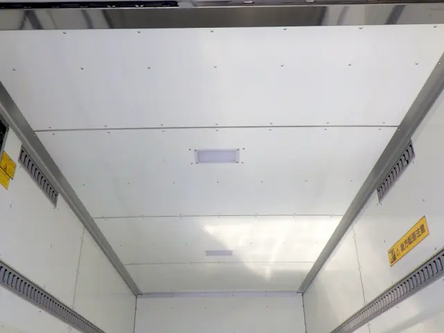 いすゞ エルフ 2RG-NPR88AN(2WD)の写真14