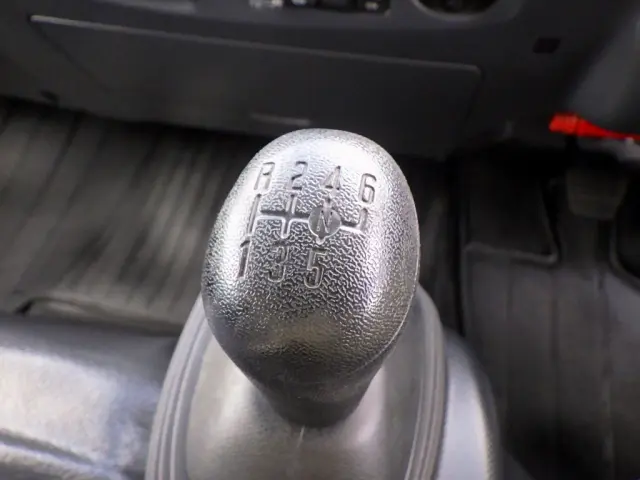 いすゞ エルフ 2RG-NPR88AN(2WD)の写真17