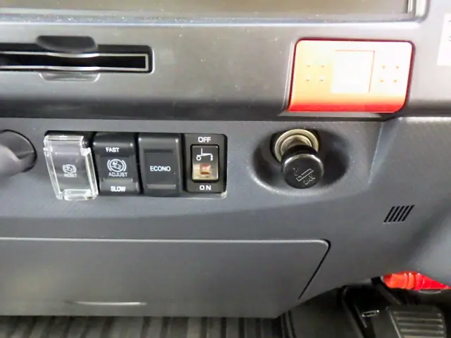 いすゞ エルフ 2RG-NPR88AN(2WD)の写真22