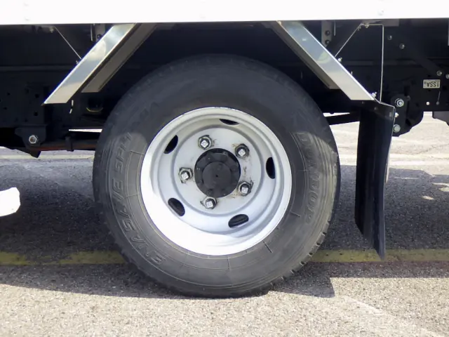 いすゞ エルフ 2RG-NPR88AN(2WD)の写真26