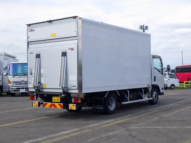 いすゞ エルフ 2RG-NPR88AN(2WD)の写真32
