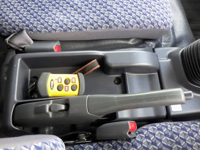 いすゞ エルフ 2RG-NPR88AN(2WD)の写真48