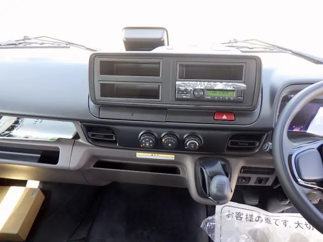 三菱 キャンター 2PG-FEB80(2WD)の写真17
