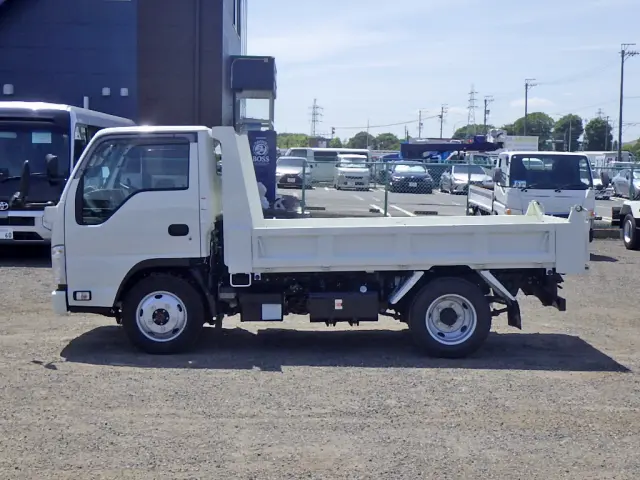 いすゞ エルフ 2PG-NKS88AD(4WD)の写真4