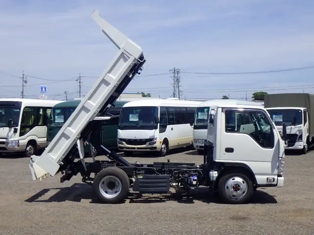 いすゞ エルフ 2PG-NKS88AD(4WD)の写真8