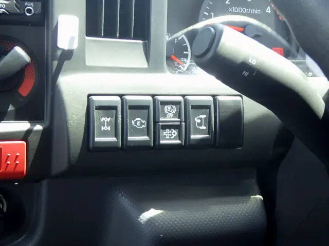 いすゞ エルフ 2PG-NKS88AD(4WD)の写真20