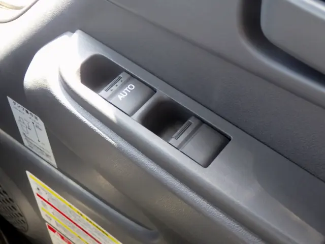いすゞ エルフ 2PG-NKS88AD(4WD)の写真48