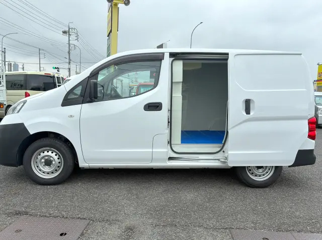 日産 その他(日産) DBF-VM20(2WD)の写真4