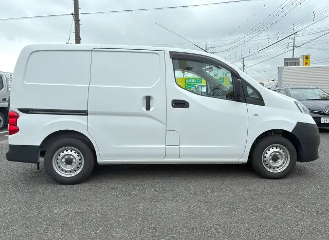 日産 その他(日産) DBF-VM20(2WD)の写真5
