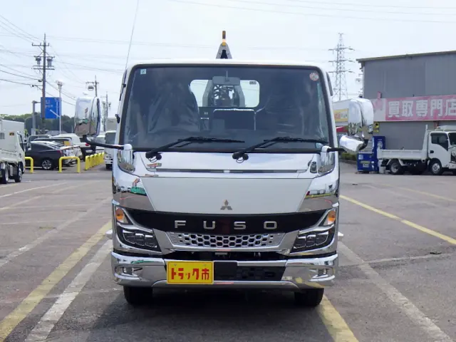 三菱 キャンター 2RG-FBAV0(2WD)の写真3