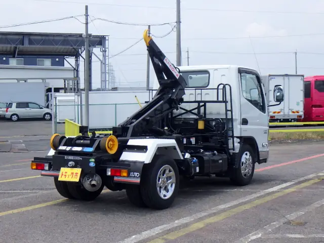 三菱 キャンター 2RG-FBAV0(2WD)の写真8