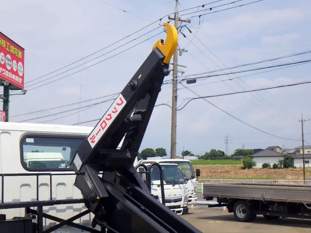 三菱 キャンター 2RG-FBAV0(2WD)の写真15