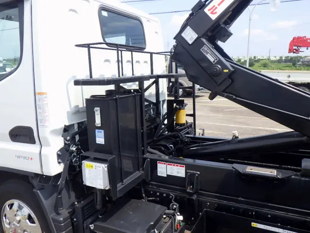 三菱 キャンター 2RG-FBAV0(2WD)の写真17
