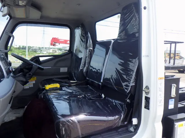 三菱 キャンター 2RG-FBAV0(2WD)の写真29