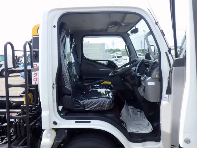 三菱 キャンター 2RG-FBAV0(2WD)の写真30