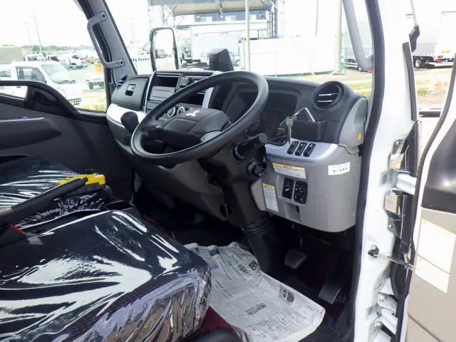 三菱 キャンター 2RG-FBAV0(2WD)の写真31