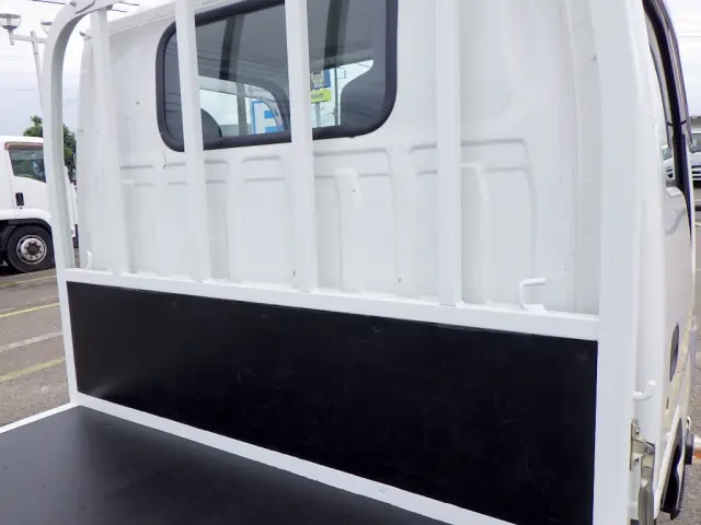 いすゞ エルフ 2RG-NJR88A(2WD)の写真10