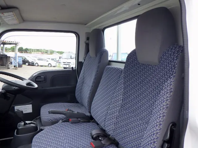 いすゞ エルフ 2RG-NJR88A(2WD)の写真11