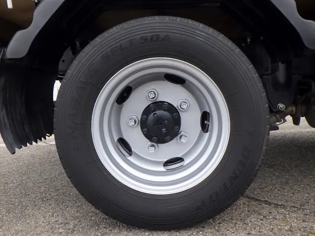 いすゞ エルフ 2RG-NJR88A(2WD)の写真33