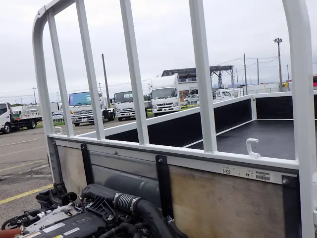いすゞ エルフ 2RG-NJR88A(2WD)の写真38