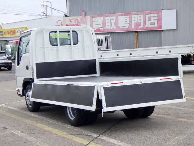 いすゞ エルフ 2RG-NJR88A(2WD)の写真40