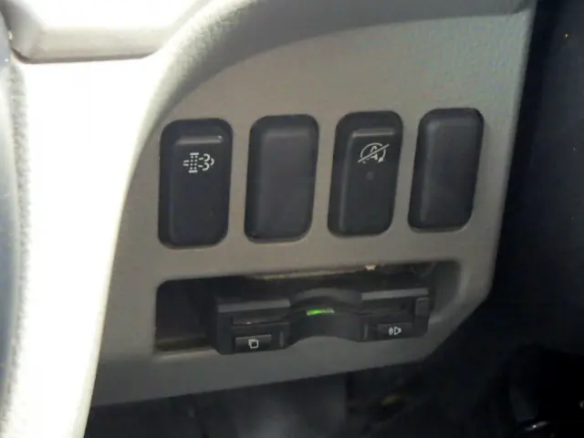 三菱 キャンター 2RG-FBA60(2WD)の写真17