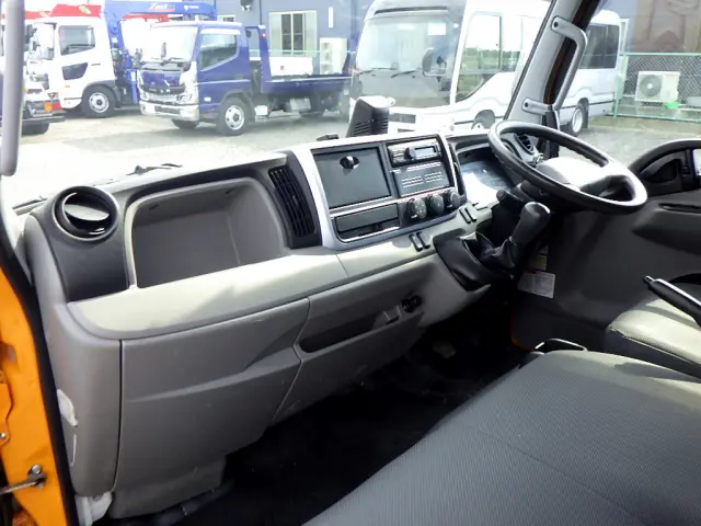 三菱 キャンター 2RG-FBA60(2WD)の写真46