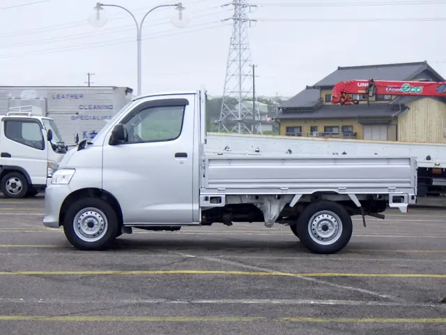 Nox・PM適合です。エンジン型式【2NR】|トヨタ タウンエーストラック 5BF-S413U(4WD)の写真4