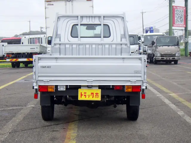 荷台内寸 長さ243cm×幅158cm×高さ36cm|トヨタ タウンエーストラック 5BF-S413U(4WD)の写真6
